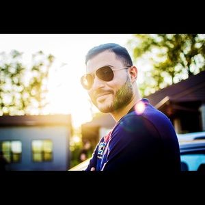 Meet your Posher, Kirolos